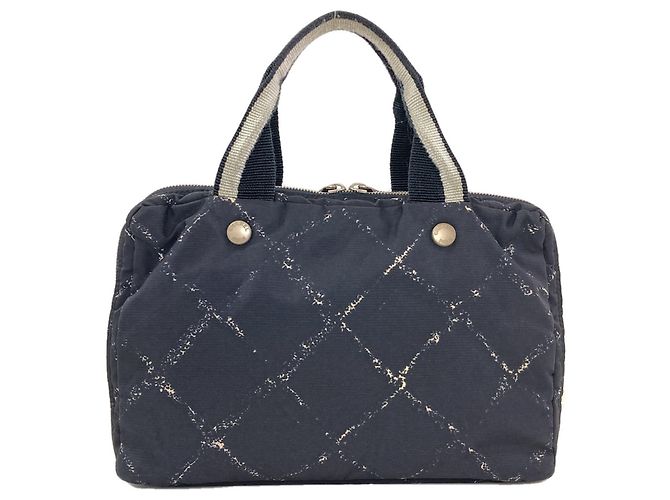Borsa a mano in nylon Chanel Travel Line Nero - vista 2