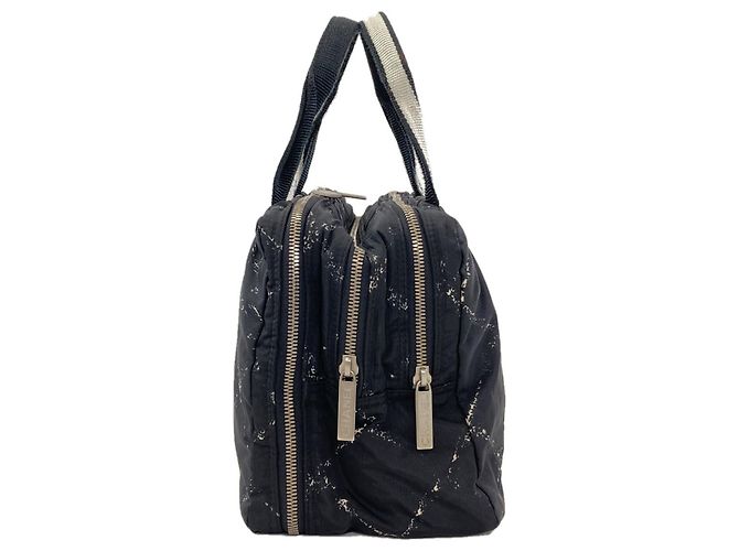 Borsa a mano in nylon Chanel Travel Line Nero - vista 3