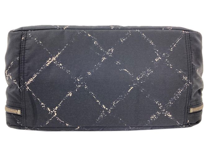 Borsa a mano in nylon Chanel Travel Line Nero - vista 4