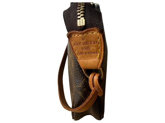 Louis Vuitton Pochette Dorado - vista 3