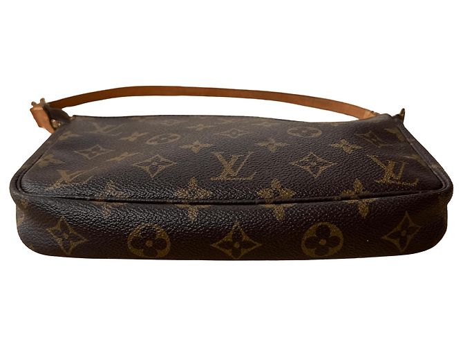 Louis Vuitton Pochette Dorado - vista 4