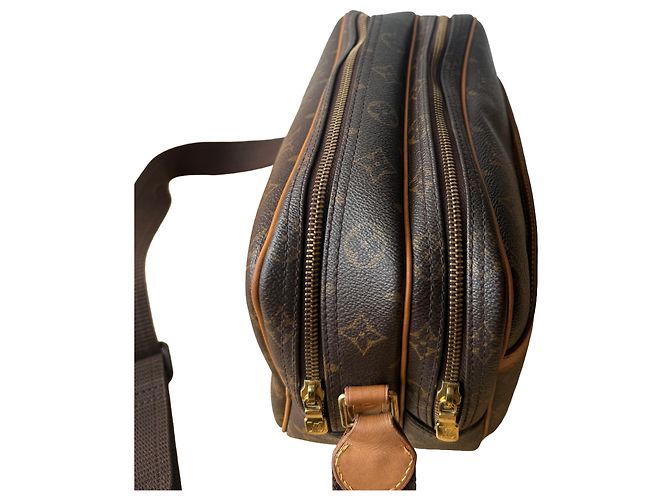 Louis Vuitton Reporter PM Castaño Dorado - vista 3
