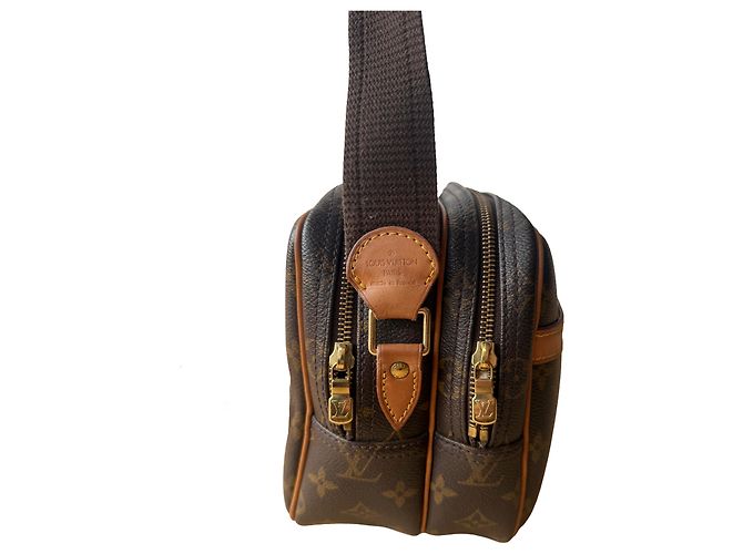 Louis Vuitton Reporter PM Castaño Dorado - vista 4