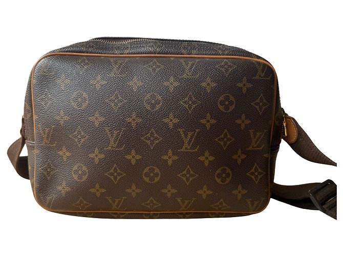 Louis Vuitton Reporter PM Castaño Dorado - vista 8