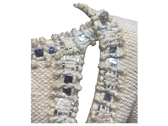 Giacca in Tweed Crema Chanel con Profilo a Specchio (Prefall 2012 - Métiers d'Arts Paris-Bombay) - vista 5