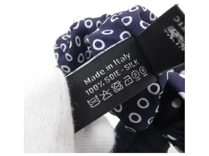 Scrunchie in seta Chanel AA9828 Bianco Blu navy - vista 6