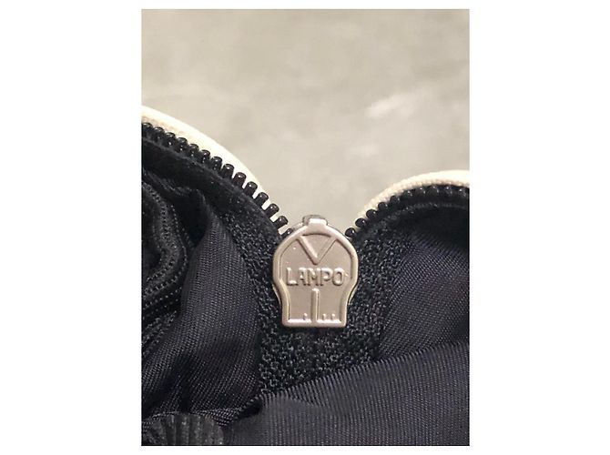 Chanel Borsa Cintura in Nylon Logo CC Nero Crudo - vista 10
