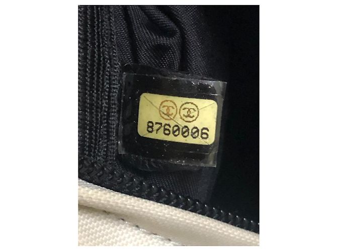 Chanel Borsa Cintura in Nylon Logo CC Nero Crudo - vista 13