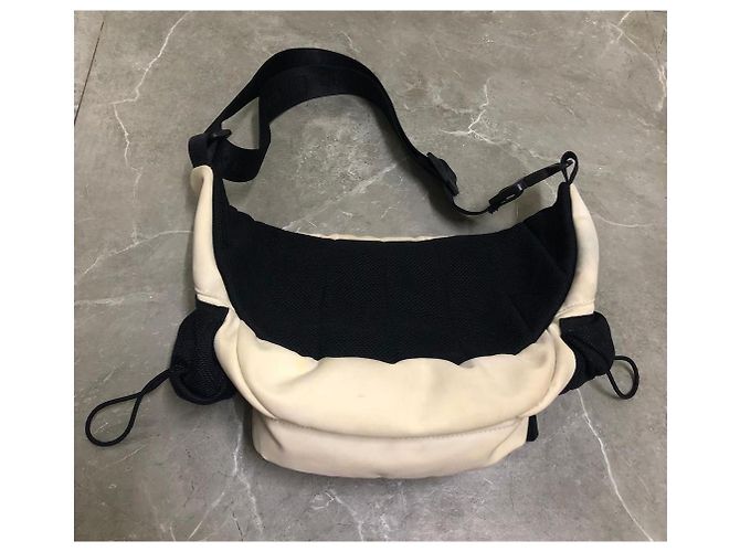 Chanel Borsa Cintura in Nylon Logo CC Nero Crudo - vista 4