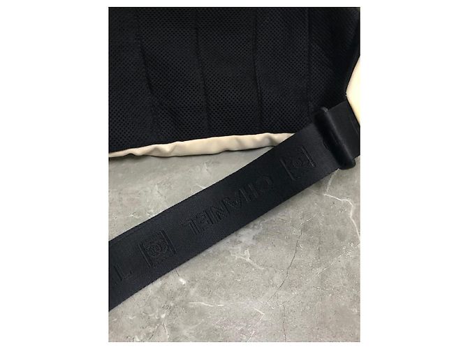 Chanel Borsa Cintura in Nylon Logo CC Nero Crudo - vista 5