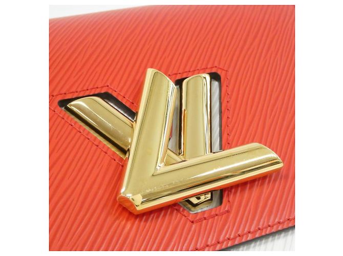 Borsa a tracolla Louis Vuitton Epi Twist PM Marrone Rosso - vista 4
