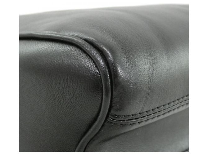 Borsa a tracolla Louis Vuitton Twist MM M22785 Nero - vista 3