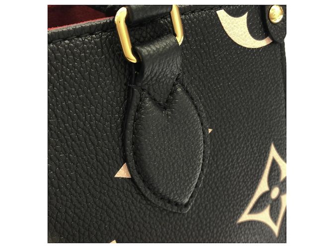 Borsa Louis Vuitton Bicolor Monogram Empreinte OnTheGo PM Nero Beige - vista 4