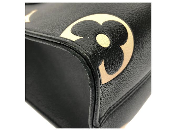 Borsa Louis Vuitton Bicolor Monogram Empreinte OnTheGo PM Nero Beige - vista 3