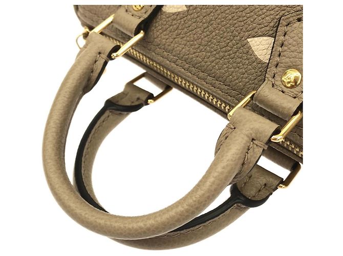 Borsa Boston Louis Vuitton Bicolor Monogram Empreinte Nano Speedy Grigio Crudo - vista 5