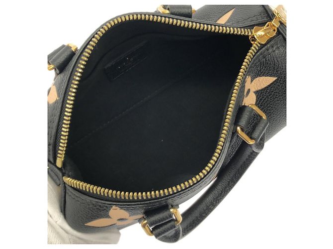 Borsa a Spalla Louis Vuitton Bicolor Monogram Empreinte Papillon BB Nero Beige - vista 6