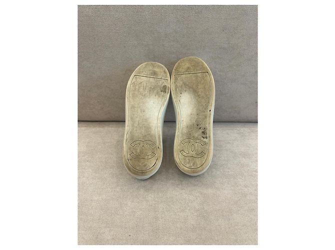 Sneakers basse Chanel in pelle bianca Bianco - vista 5