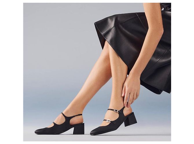 Hermès Jackie 50 Slingback in raso nero - vista 5
