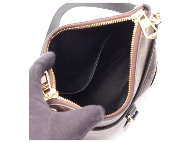 Borsa a tracolla Louis Vuitton Odeon NM PM Marrone Nero - vista 3