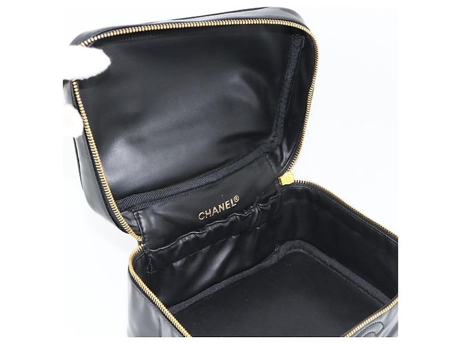 Chanel Vintage Timeless Beauty Case Patent Small Nero - vista 5