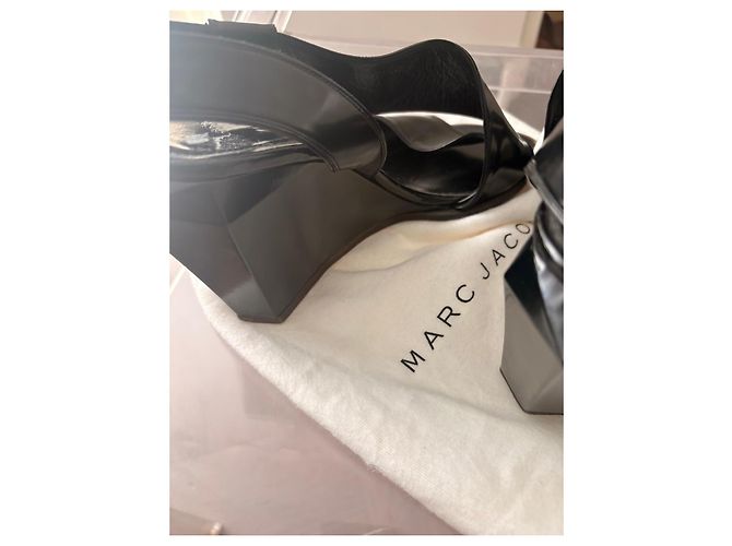 Sandali con zeppa Marc Jacobs in vernice nera Nero - vista 12