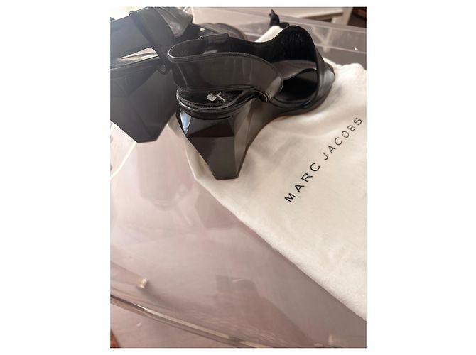 Sandali con zeppa Marc Jacobs in vernice nera Nero - vista 13