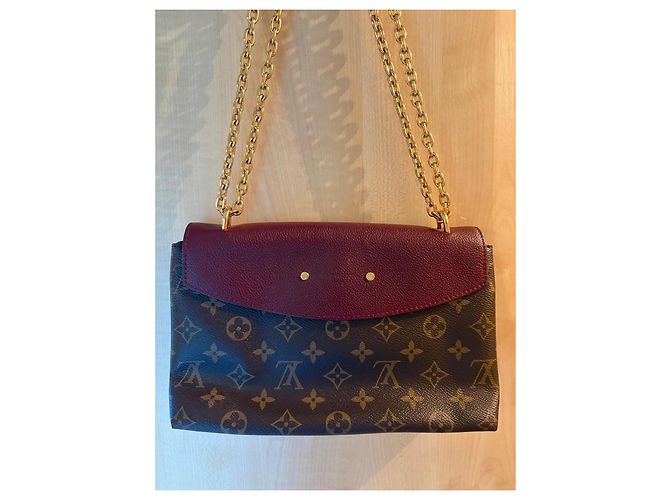 Borsa Louis Vuitton Saint Placide Bordò - vista 6
