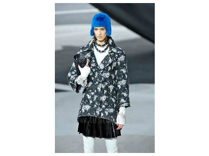 Timeless Abrigo de Tweed Chanel Globalisation FW2013 - vista 2