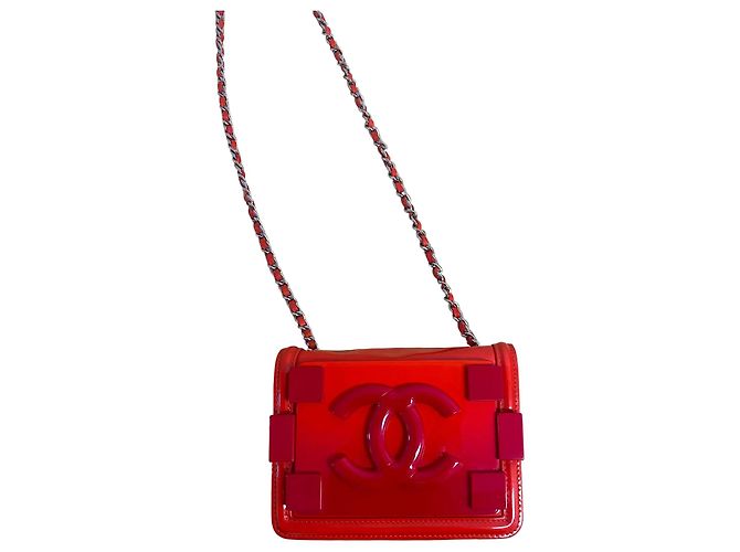 Borsa Chanel Boy Lego Brick Flap in vernice trapuntata e plexiglass rosso - vista 4