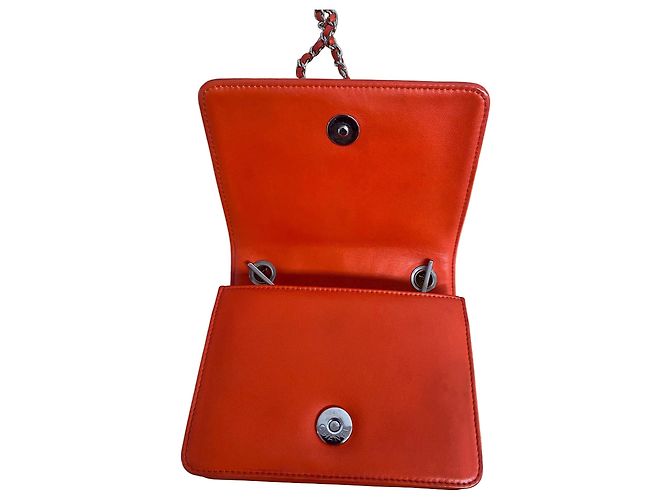 Borsa Chanel Boy Lego Brick Flap in vernice trapuntata e plexiglass rosso - vista 5