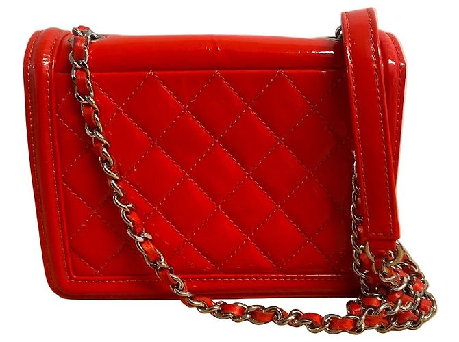 Borsa Chanel Boy Lego Brick Flap in vernice trapuntata e plexiglass rosso - vista 9