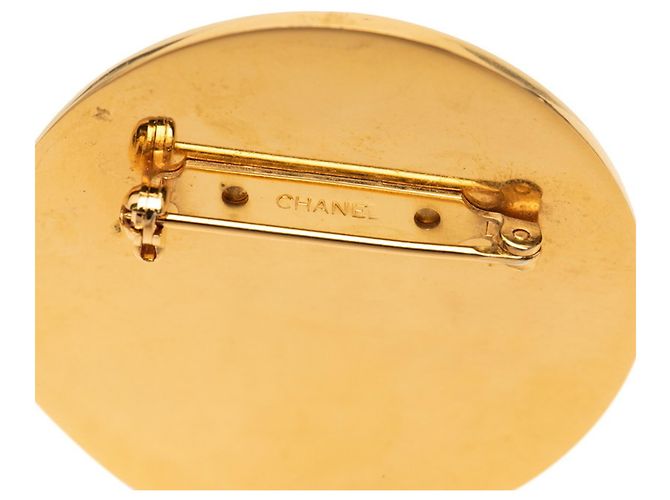 Spilla rotonda con logo COCO di Chanel Nero D'oro - vista 3
