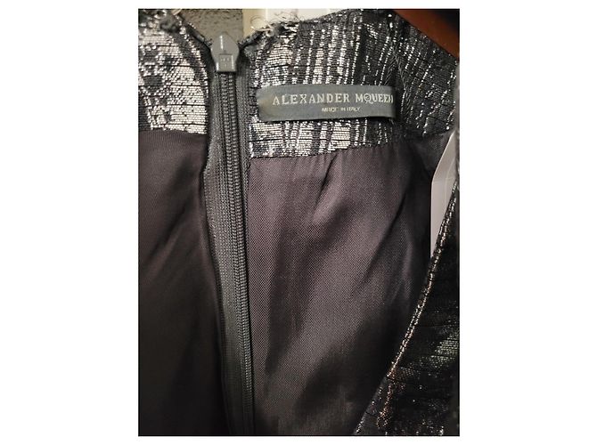 Abito Scultoreo Metallizzato Argento e Nero Alexander McQueen Silver hardware - vista 2