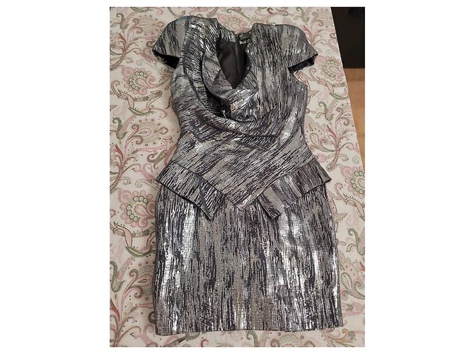 Abito Scultoreo Metallizzato Argento e Nero Alexander McQueen Silver hardware - vista 4