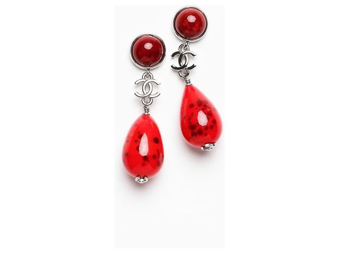 Chanel Orecchini pendenti Métiers d'Art 2026 Perle Rosse Rosso Silver hardware - vista 3