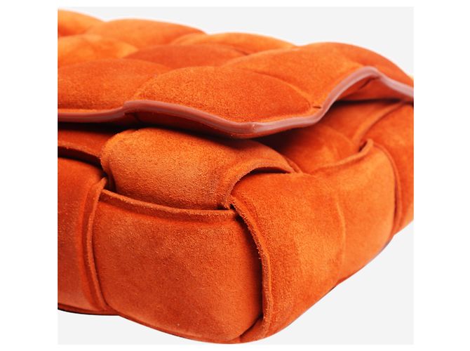 Bottega Veneta Bolsa Cassette acolchoada em camurça laranja - vista 10