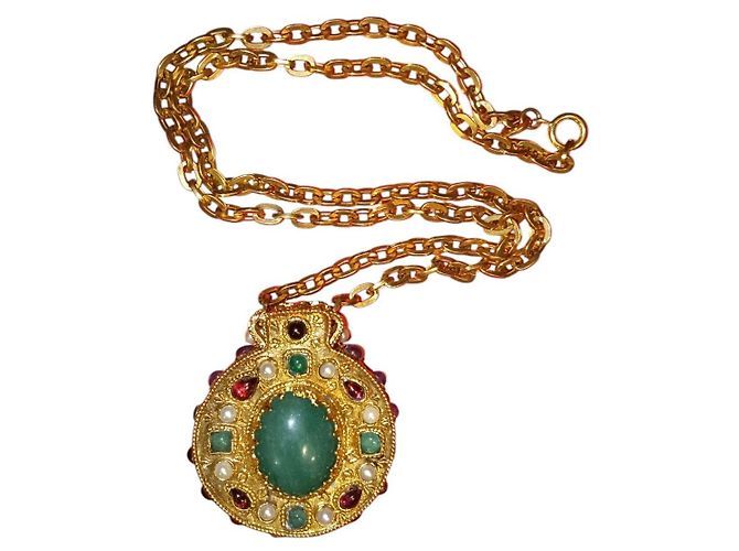 Collana Chanel Reliquaire placcata oro con smeraldo D'oro Verde - vista 11