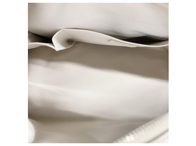 Borsa Louis Vuitton Epi Bowling Montaigne PM Bianco sporco - vista 4
