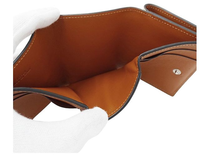 Cartera plegable para mujer Loewe en beige - vista 7