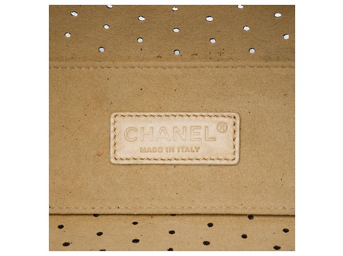 Tote Chanel Black CC Perforated Patent Nero - vista 5