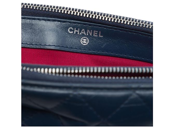 Clutch Chanel Gabrielle Blue Bicolor in pelle di vitello invecchiata con doppia zip e catena Blu navy - vista 5