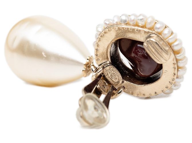 Brincos de pressão Chanel Gold Gold Plated Faux Pearl Drop Dourado - vista 3