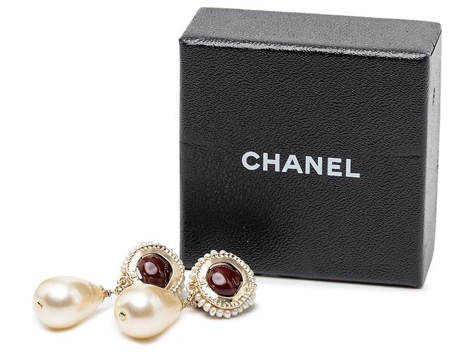 Brincos de pressão Chanel Gold Gold Plated Faux Pearl Drop Dourado - vista 4