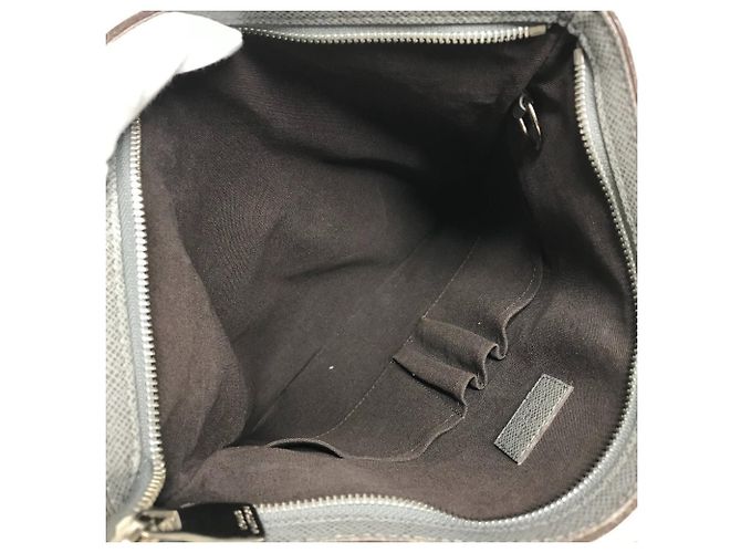 Borsa Louis Vuitton Taiga Sasha Marrone - vista 12