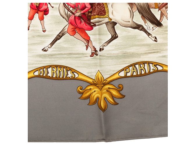 Sciarpa in seta Hermès White Les Chevaux des Moghols 90 Bianco - vista 3