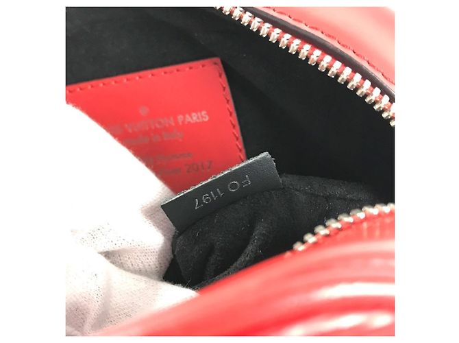 Borsa Danube PM in pelle Epi Louis Vuitton x Supreme Collaborazione Bianco Rosso - vista 15