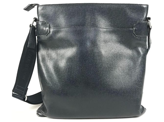 Borsa Louis Vuitton Taiga Sasha Blu navy - vista 2