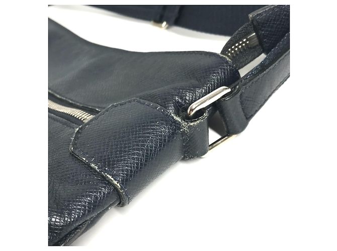 Borsa Louis Vuitton Taiga Sasha Blu navy - vista 9