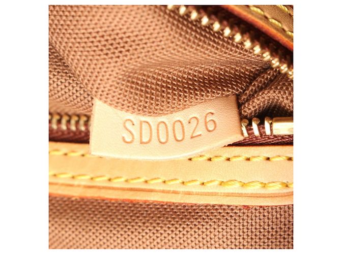 Borsa Tote Verticale Louis Vuitton Batignolles Marrone - vista 5