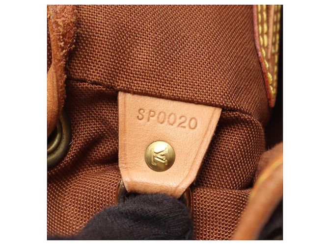 Zaino/Borsa Louis Vuitton Montsouris MM Marrone - vista 5